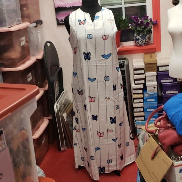 White Maxi Dress Plus sz 14 &  18 maxi sleeveless dress - Picture 3 of 11